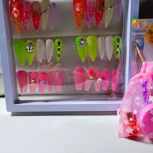 Strawberry Lemonade nail palette